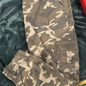 Old Navy Men's Gray Camouflage Cargo Pants